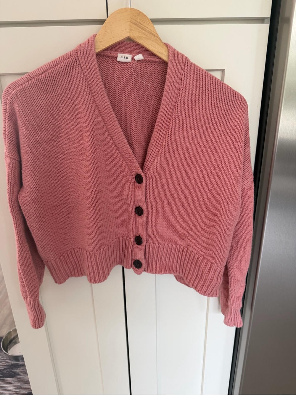 GAP Dusty Pink Button-Front V-Neck Cropped Sweater